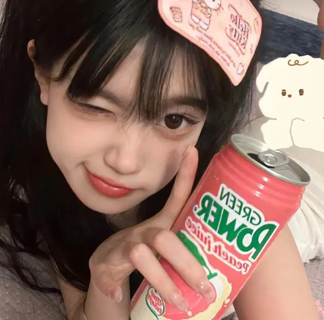 院子里的女人